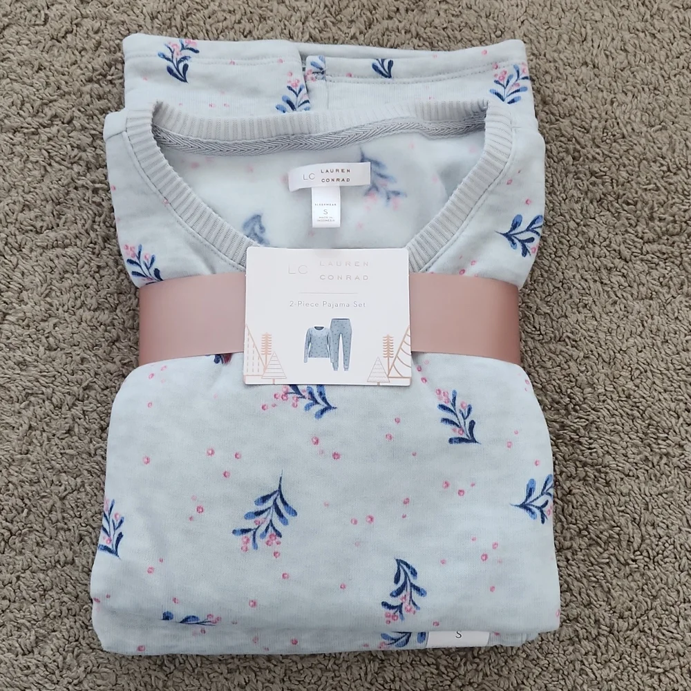 Pajama Set - Picture 1 of 5